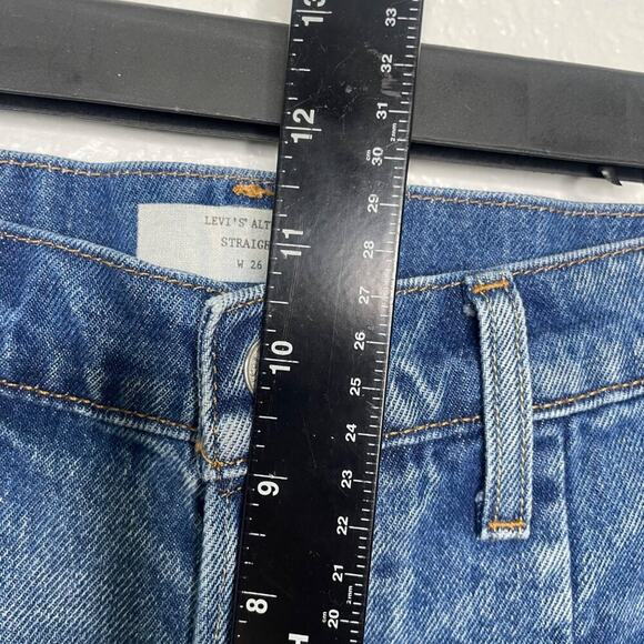 Levis Womens Jeans Size 26 Altered Straight Button Fly Ankle Medium Wash Denim - Picture 5 of 16